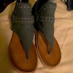 Very G black denim sandals size 9